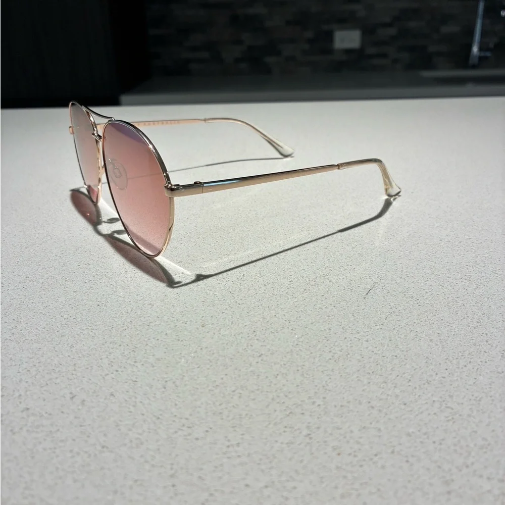 Quay Sunglasses with Pink Lenses - Picture 2 of 9